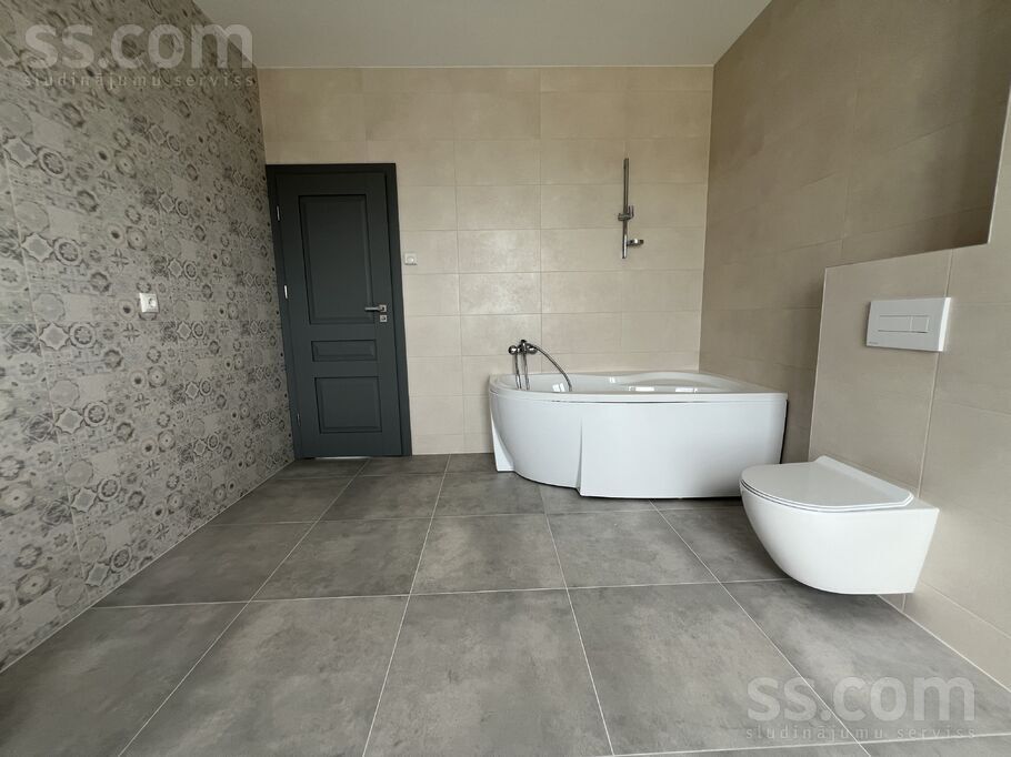 Petera 30, Mārupe, Rīgas rajons, Mārupes pag. — maja