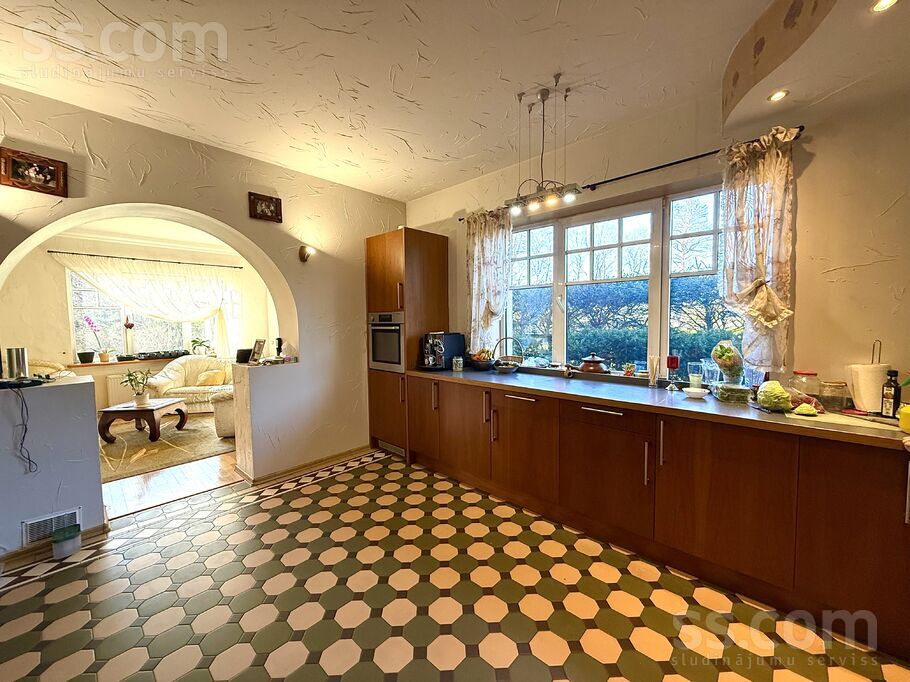 Planīcas 13, Rīga — maja