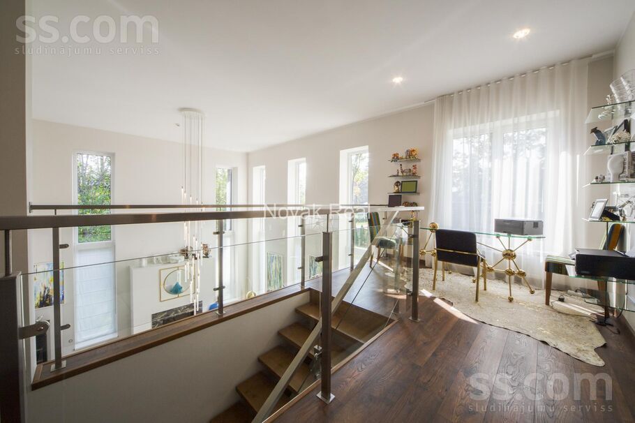 Ezeru iela 17, Jūrmala — maja