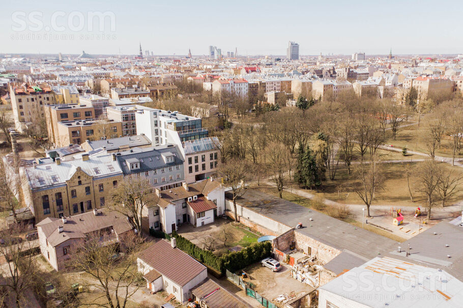 Sparģeļu 45, Rīga — maja