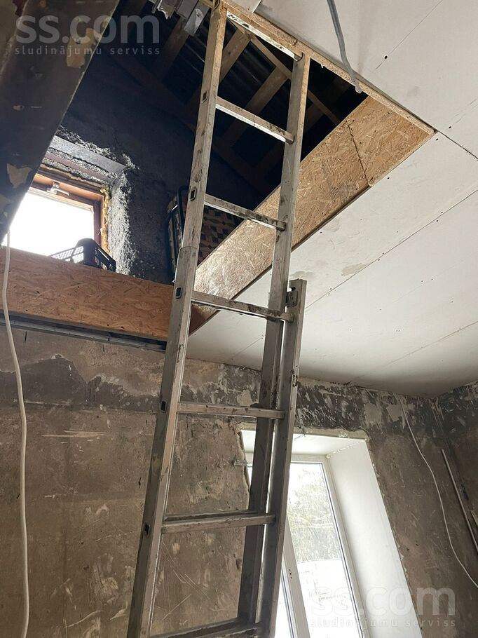 Vecāķu pr. 4, Rīga — maja