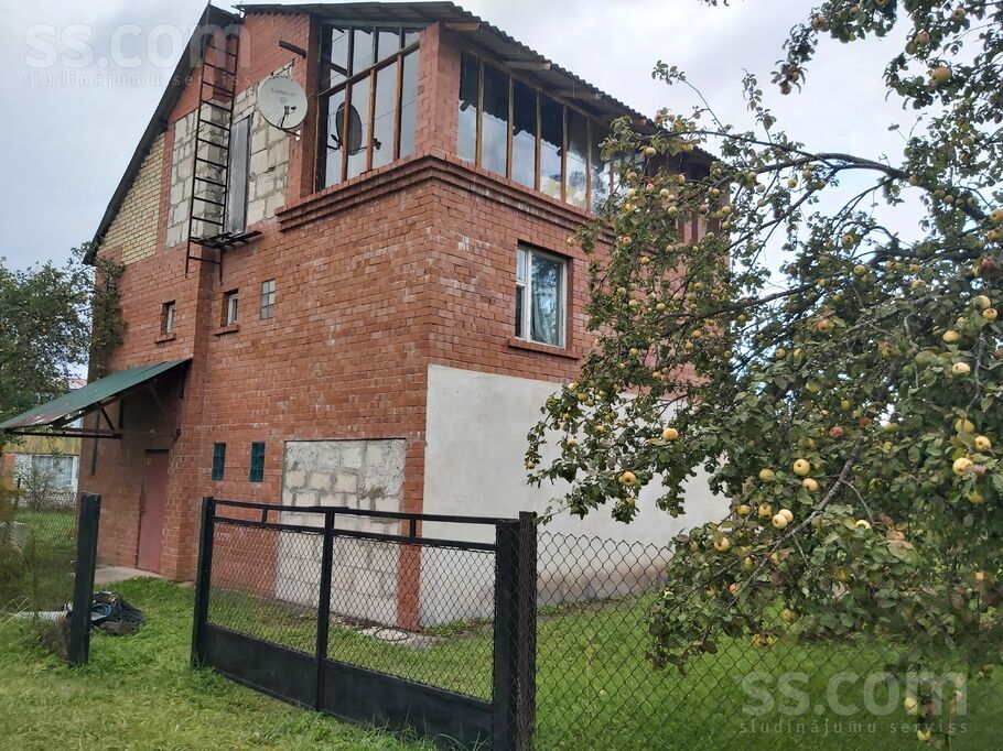 Baltirbes iela, Rīgas rajons, Olaine — maja