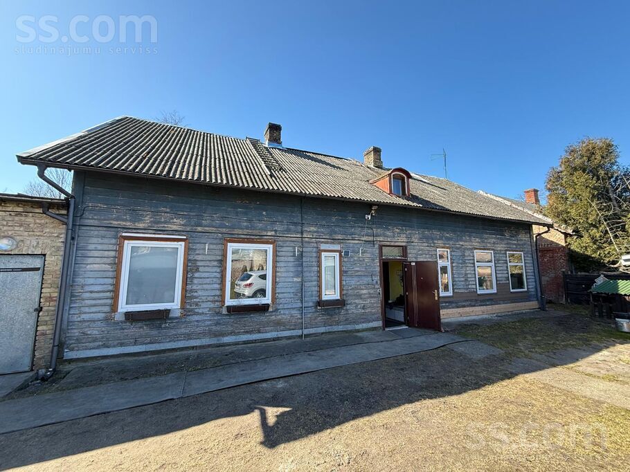 Tārgales, Ventspils un raj., Ventspils — maja