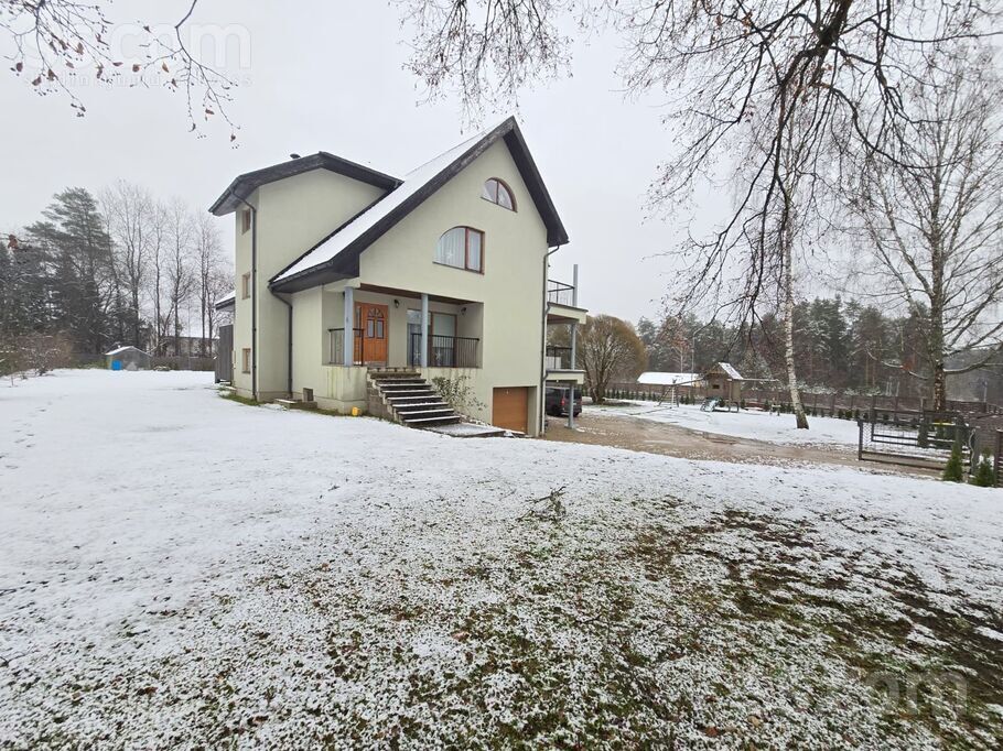 Mākslinieku 9, Valmiera un raj., Valmiera — maja