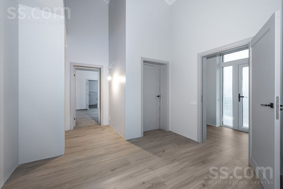 Melleņu iela 14, Ogre un raj., Ogre — maja