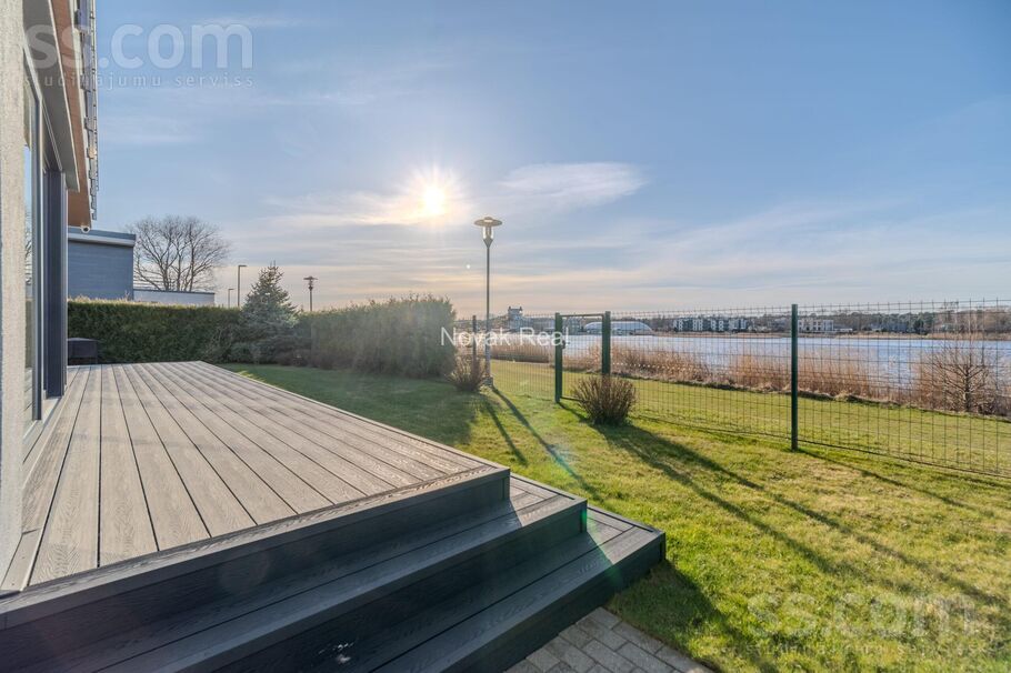 Laipu iela 2, Jūrmala — maja