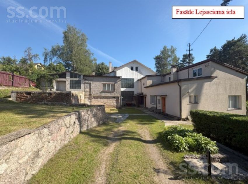 Augstienes 9, Rīga — maja