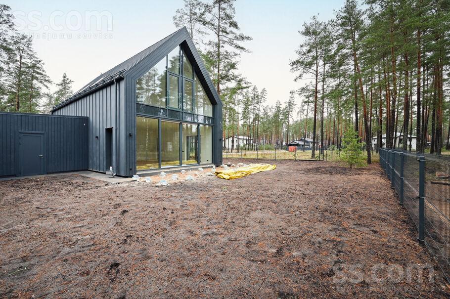 Ričarda 100, Baltezers, Rīgas rajons, Ādažu nov. — maja