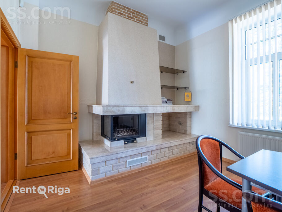 Sudrabu Edžus 1, Rīga — maja