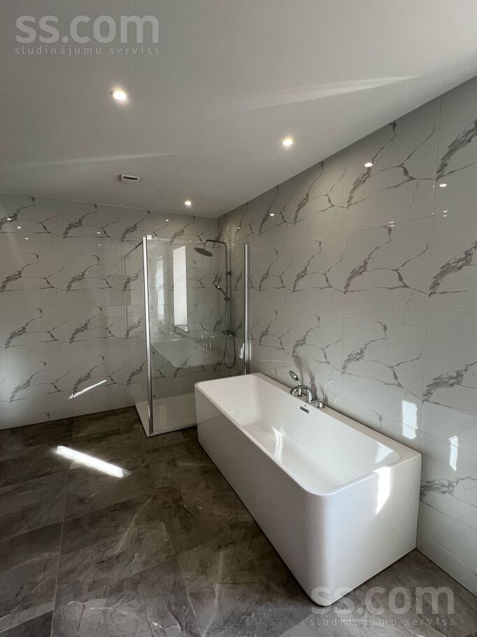 Republikas 27, Liepāja un raj., Liepāja — dzivoklis