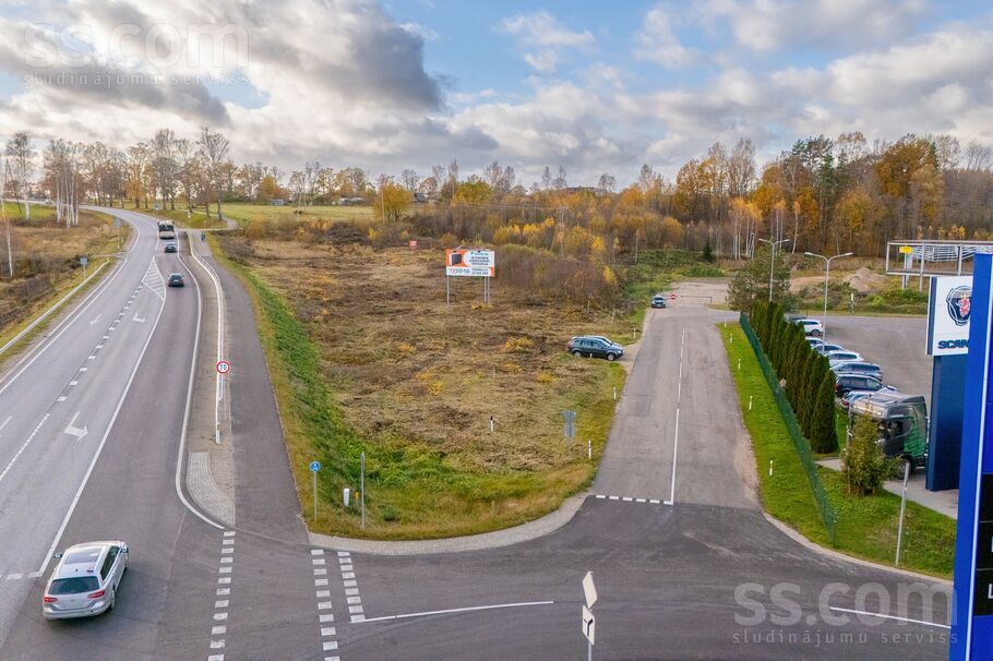 Ievēni, Valmiera un raj., Valmiera — zeme