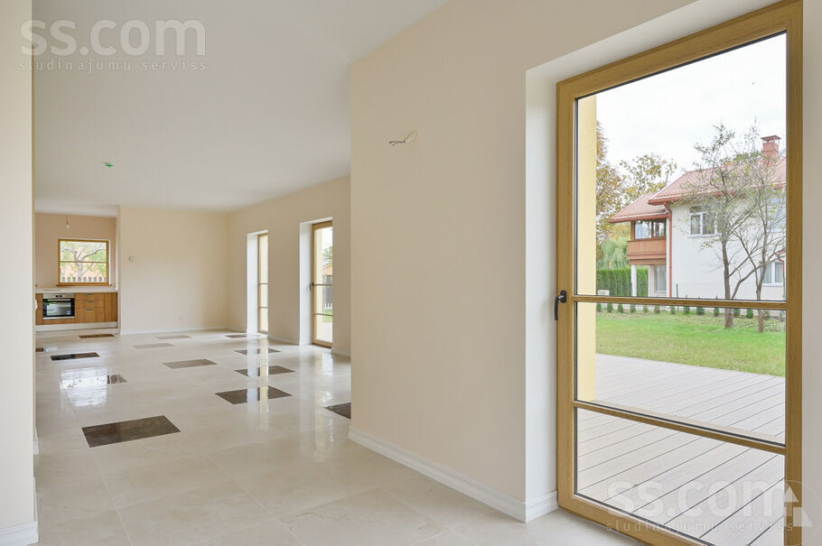 Kanālu iela 26a, Jūrmala — maja