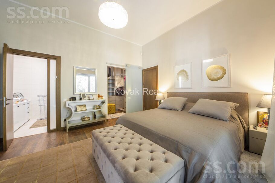 Ezeru iela 17, Jūrmala — maja