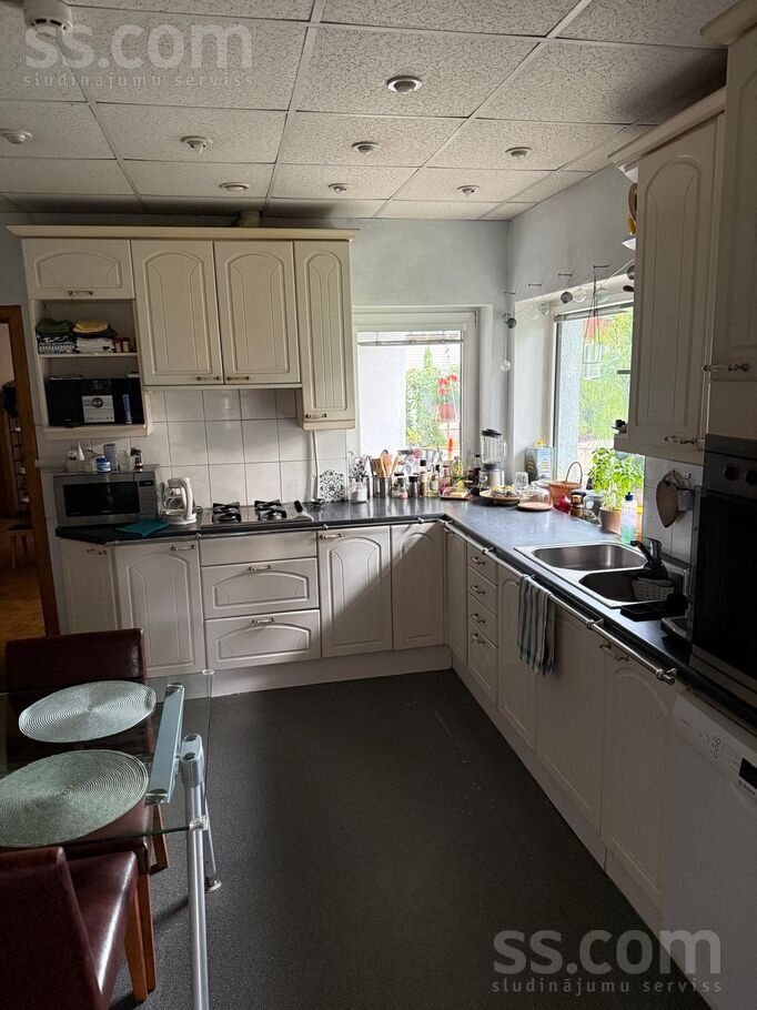 Augstienes, Rīga — maja