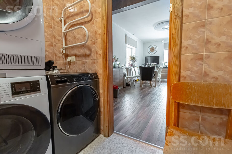 Zileņu 8, Rīga — maja