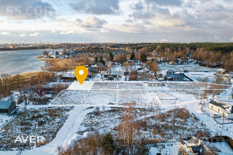 Kalmju 4z, Rīga — zeme