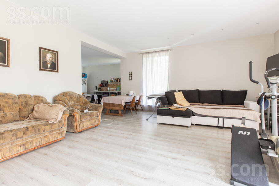 Jūras 10, Ragaciems, Tukums un raj. — maja