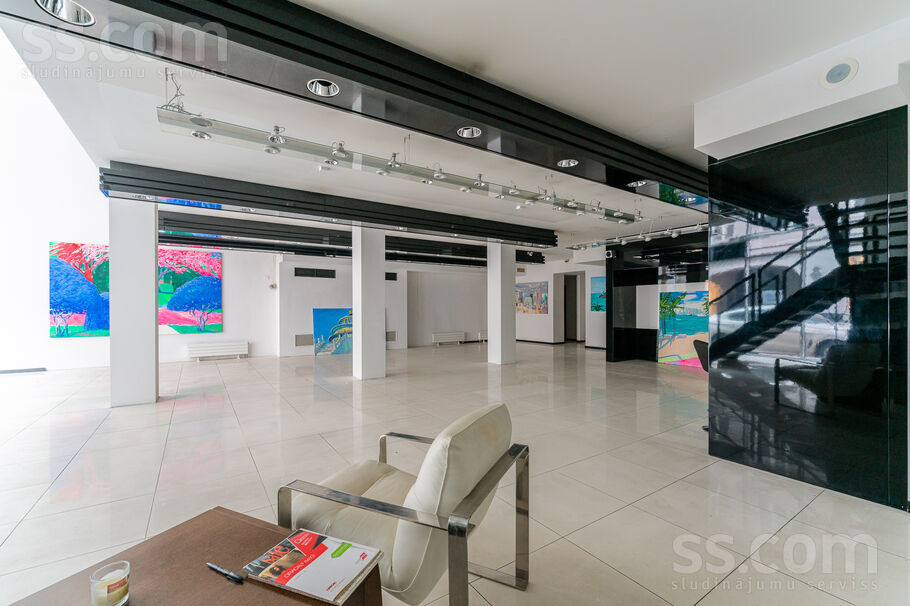 Vaļņu 4, Rīga, Vecrīga — telpa