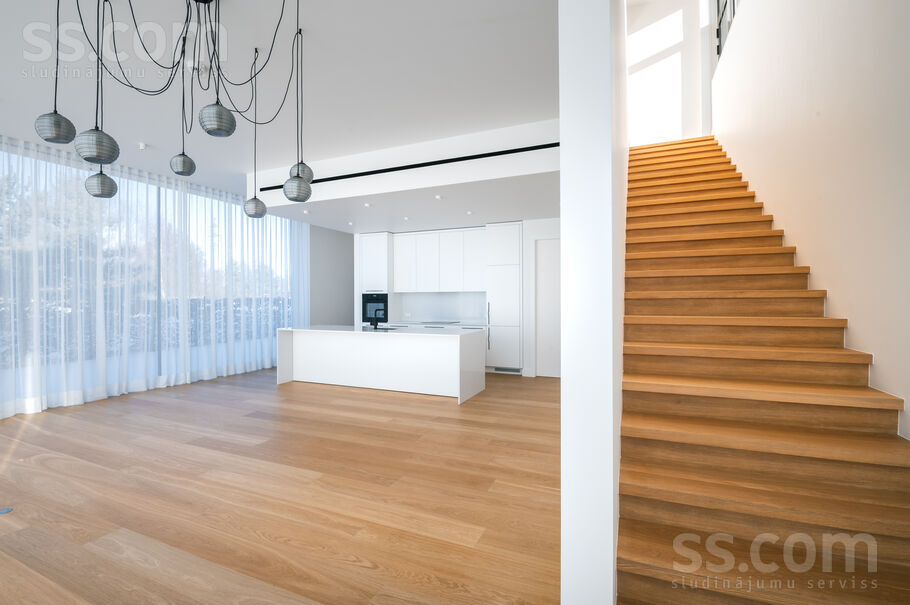 Jaunā Mežaparka 42, Rīga — maja