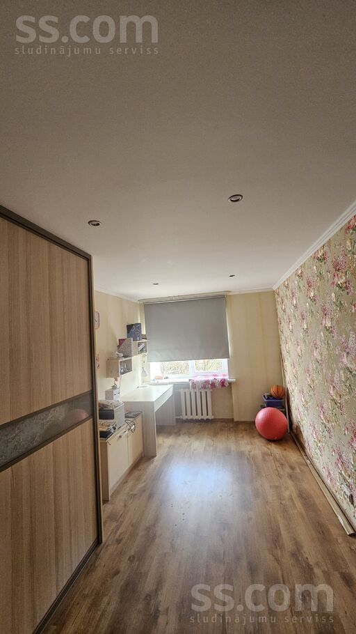 9 99, Jelgava un raj., Jelgava — dzivoklis