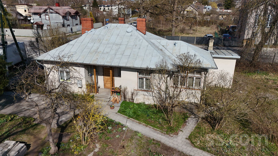 Apuzes 6, Rīga — maja