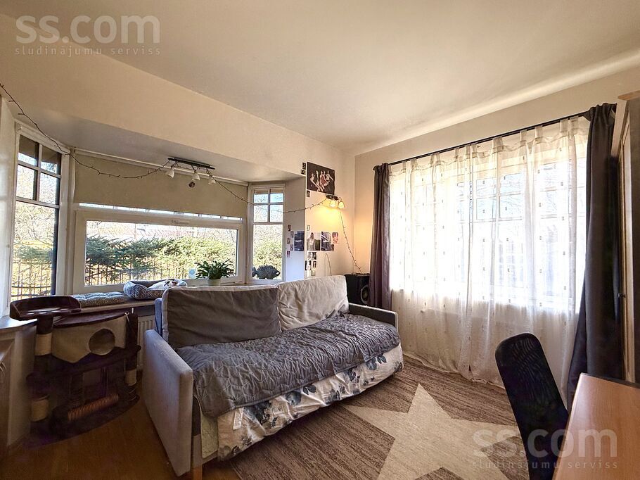 Planīcas 13, Rīga — maja