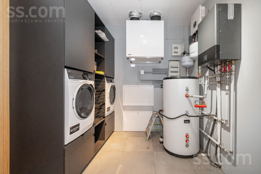 Mežavēju iela 8, Mārupe, Rīgas rajons, Mārupes pag. — maja