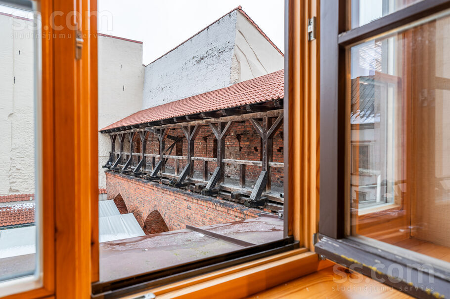 Jāņa sēta 1, Rīga — maja