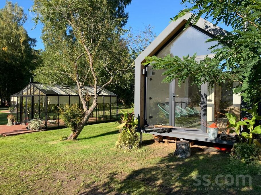 Plūmes/oāzes, Mazirbe, Talsi un raj., Kolkas pag. — maja