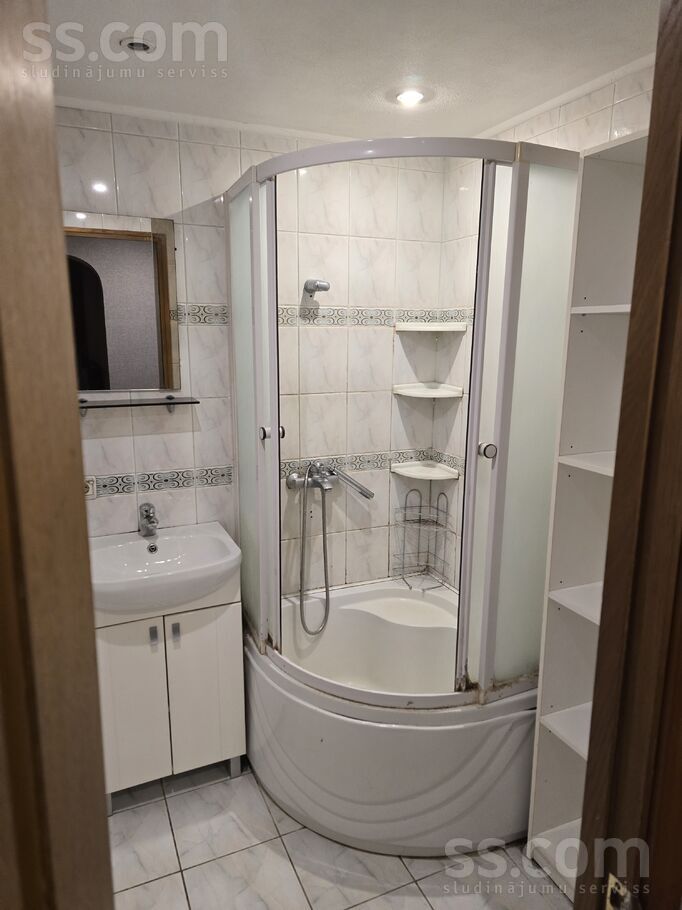 Zilokalnu prospekts 24-41, Ogre un raj., Ogre — dzivoklis