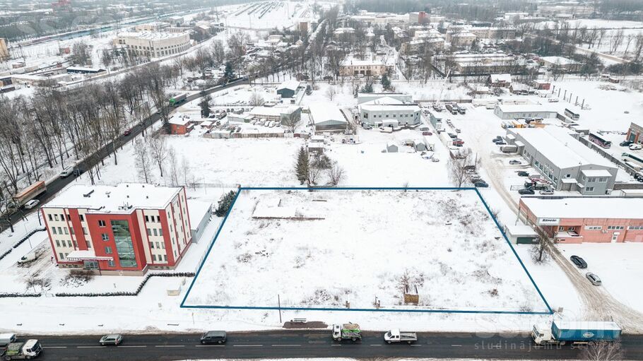 Granīta 1, Rīga — zeme