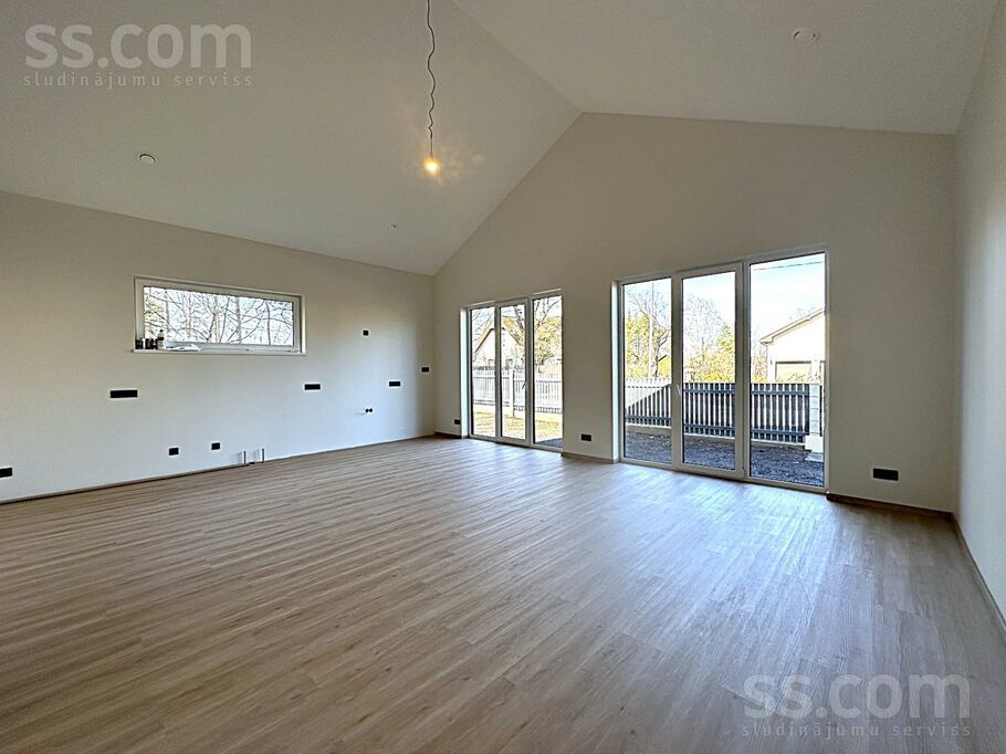 Ūdensrožu, Sunīši, Rīgas rajons, Garkalnes nov. — maja