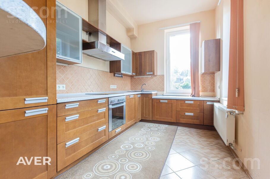 Kuģu iela 15, Jūrmala — maja