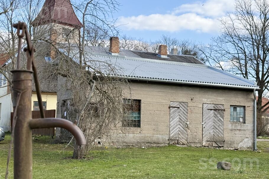 Raiņa iela 28, Liepāja un raj., Durbe — maja