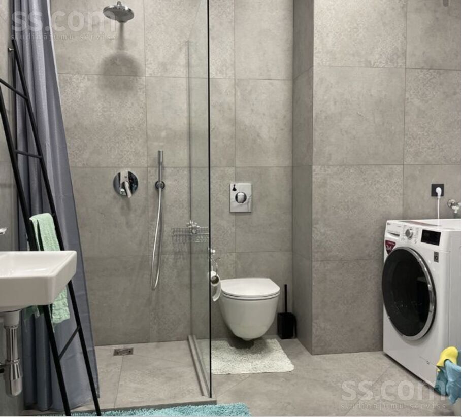 Meža prospekts 79, Jūrmala — maja