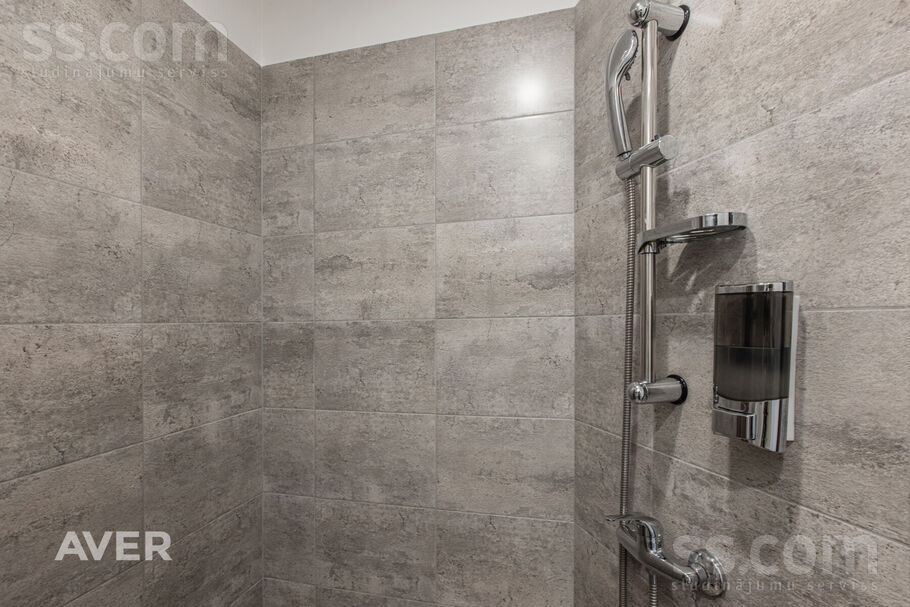 Ludzas 70, Rīga — maja