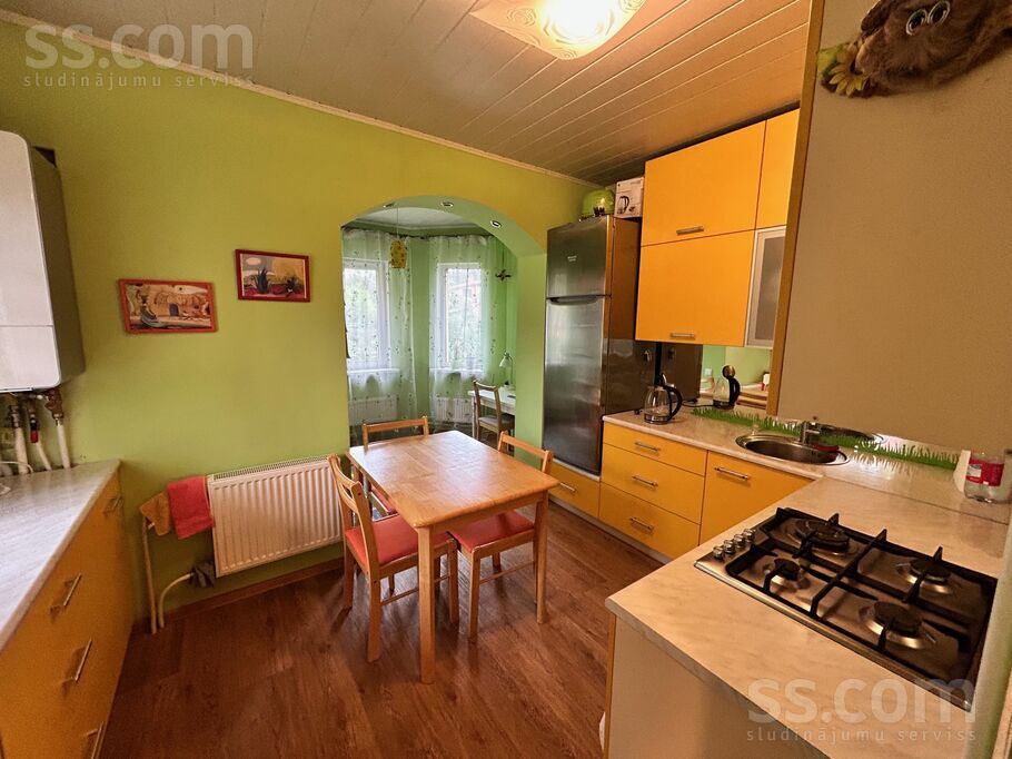 Viršu 20, Piņķi, Rīgas rajons, Babītes pag. — maja