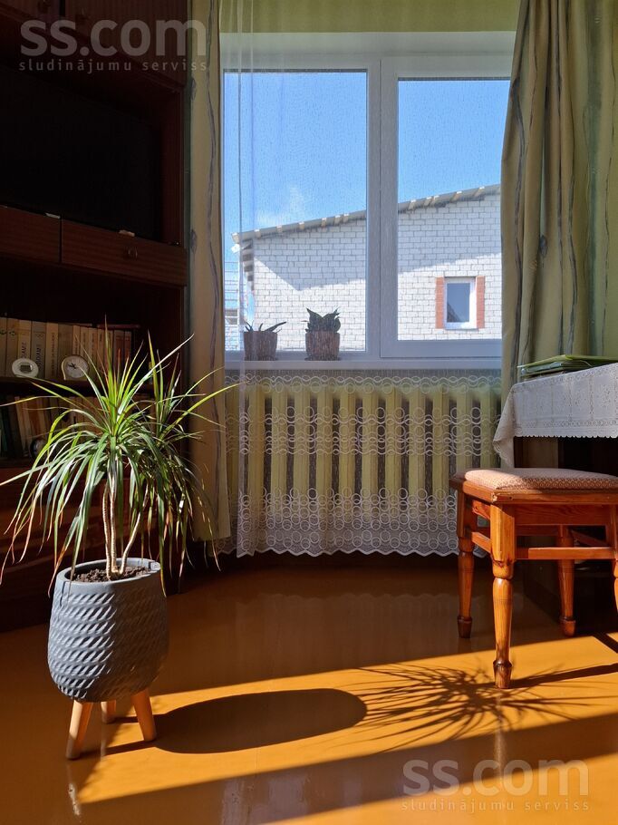 Šķūņu, Valmiera un raj., Valmiera — maja