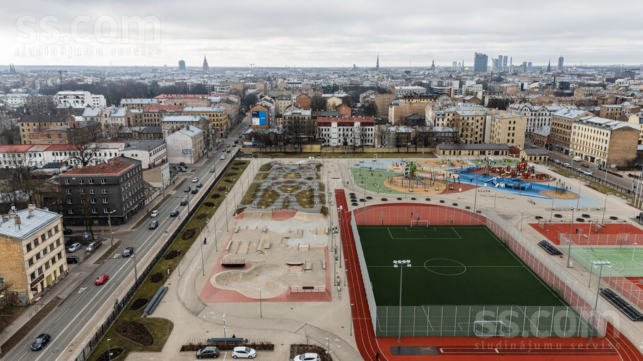 Čaka 112, Rīga — maja