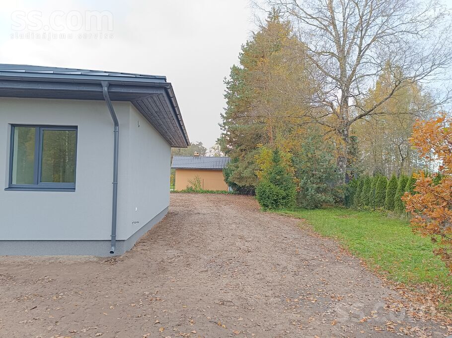 Rembates iela 35a, Ogre un raj., Lielvārde — maja