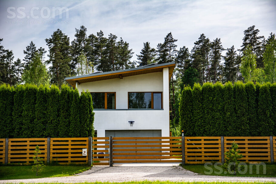 Amoliņu iela, Iecēni, Jelgava un raj., Cenu pag. — maja