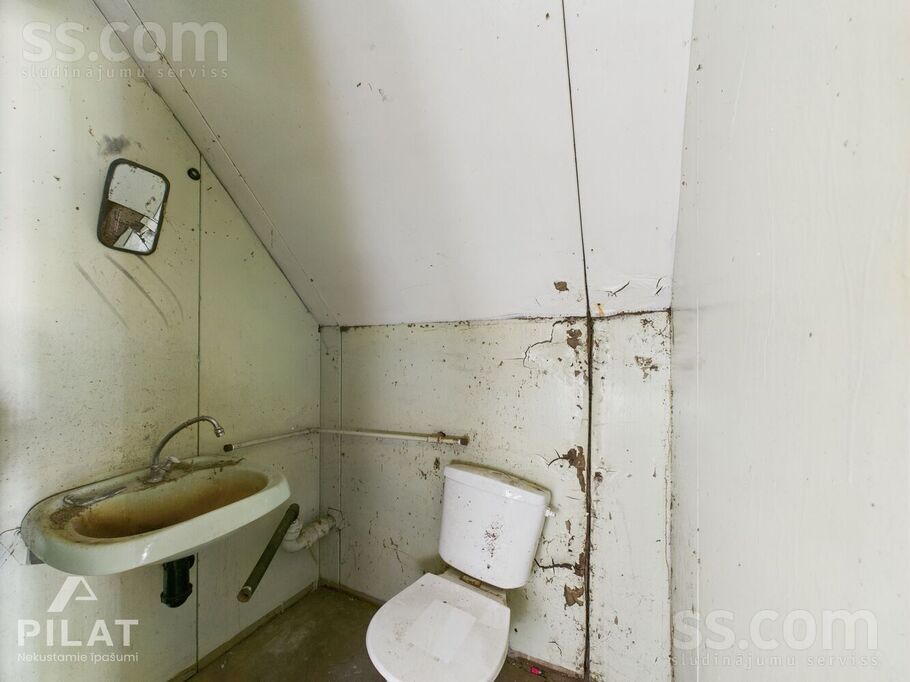 Roja, Roja, Talsi un raj., Rojas pag. — maja