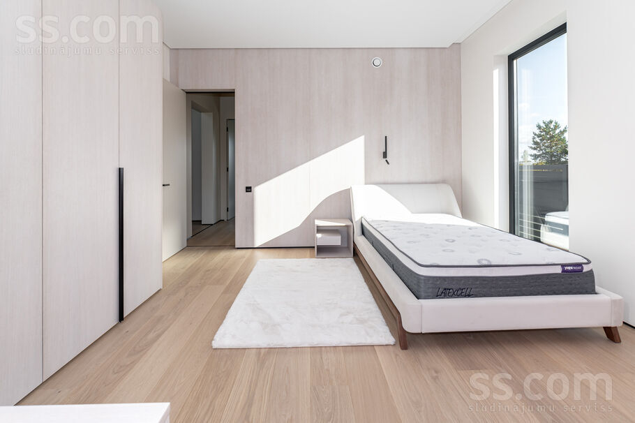 Mežavēju iela 8, Mārupe, Rīgas rajons, Mārupes pag. — maja