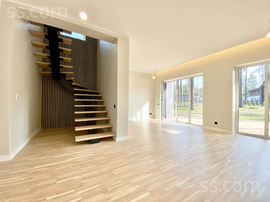 Dzintaru iela 4, Berģi, Rīgas rajons, Garkalnes nov. — maja