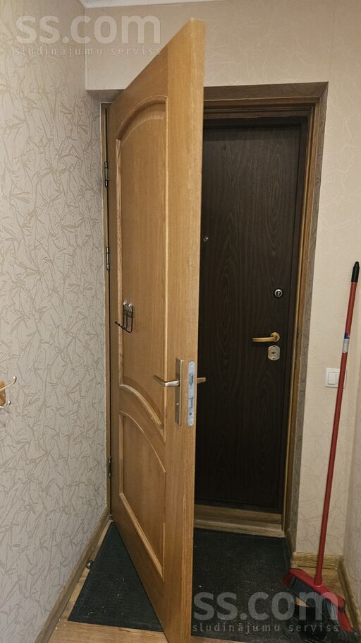 9 99, Jelgava un raj., Jelgava — dzivoklis