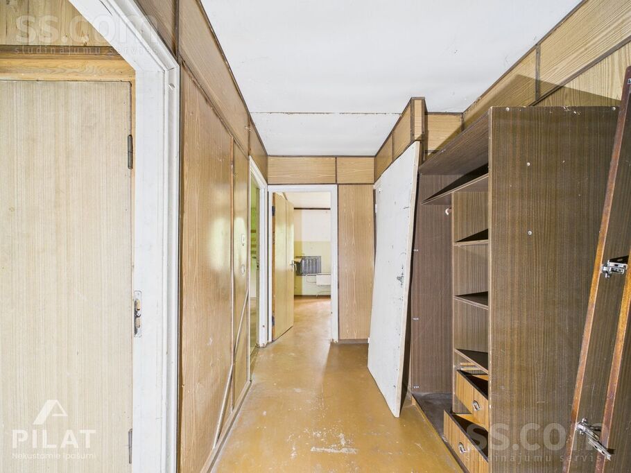 Roja, Roja, Talsi un raj., Rojas pag. — maja