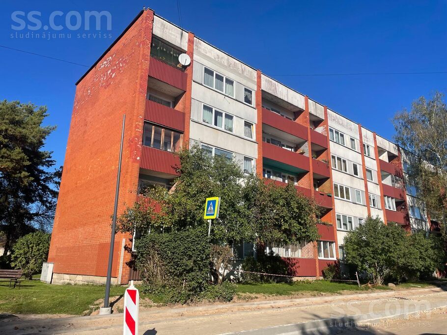 Skolas 10, Ogre un raj., Ogre — dzivoklis