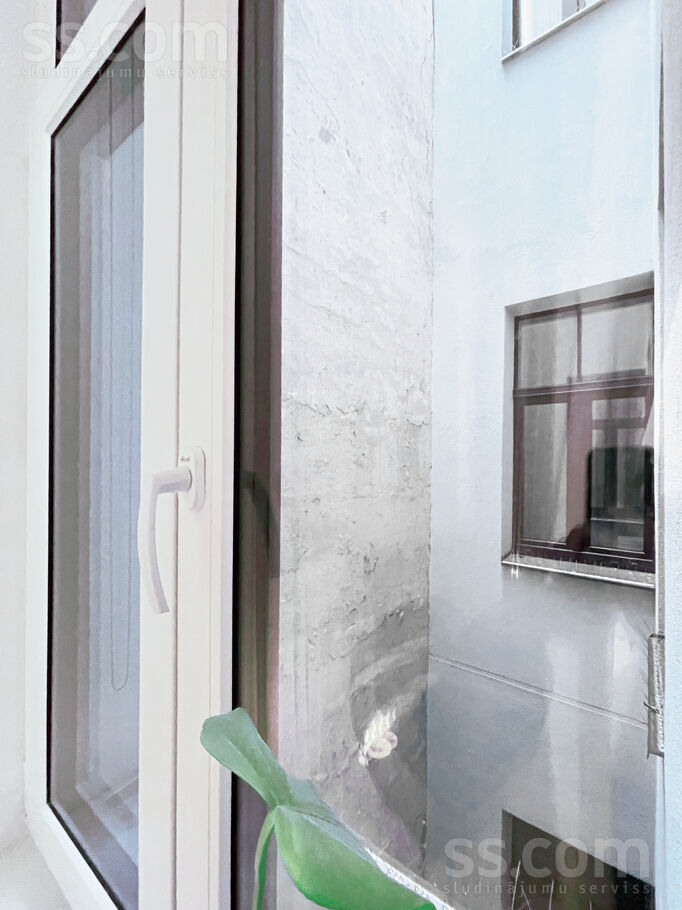 Pulkv. Brieža 10, Rīga — dzivoklis