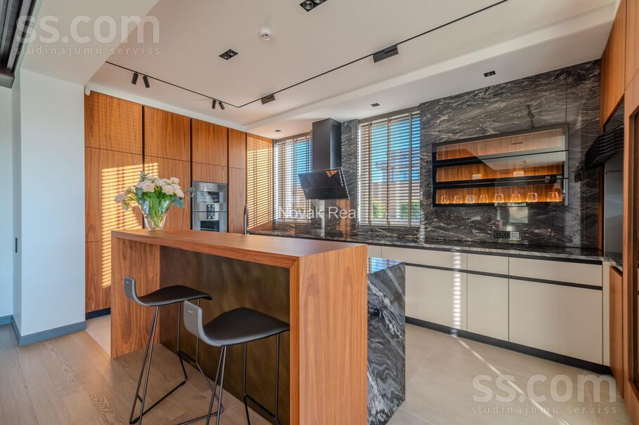 Laipu iela 2, Jūrmala — maja