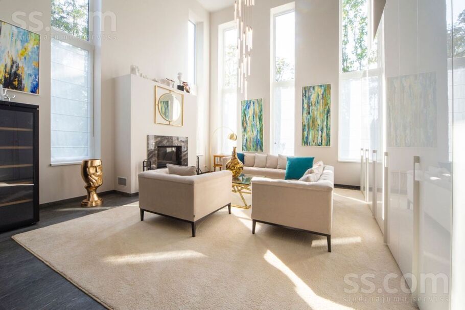 Ezeru iela 17, Jūrmala — maja